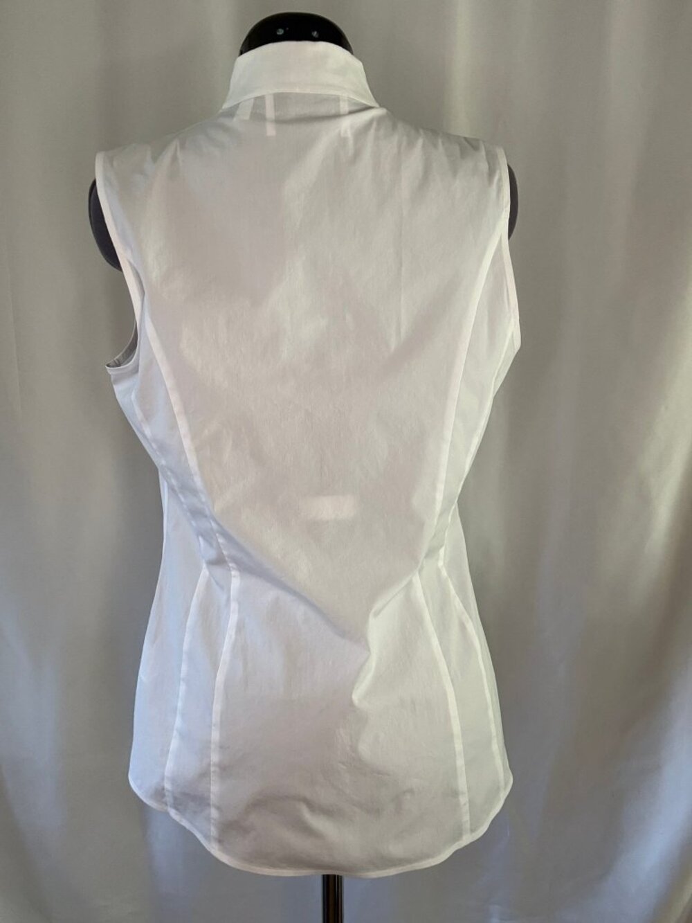 Brooks Brothers size 2 sleeveless white blouse - Picture 3 of 9